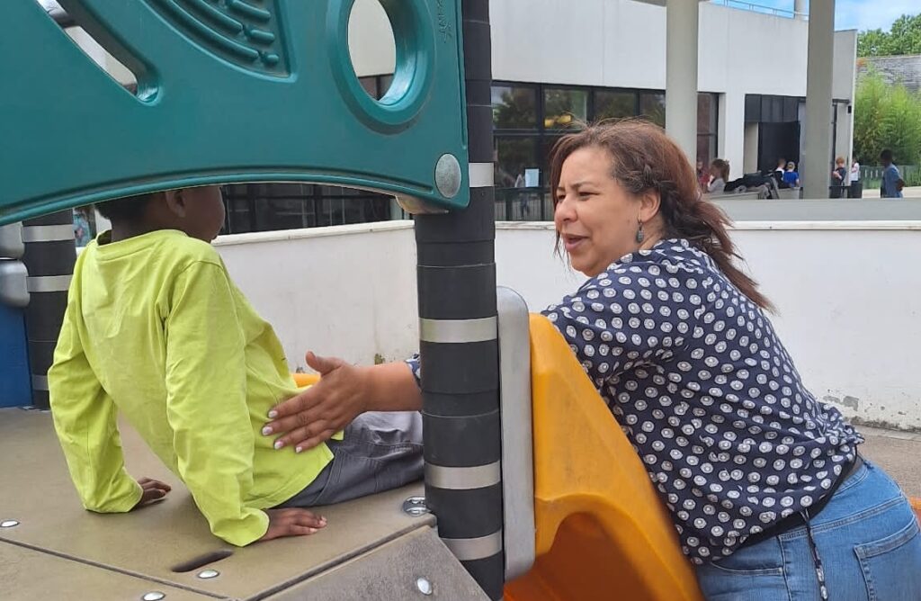 Naima OLBRDAD éducatrice spécialisée Guadeloupe intervention confiance